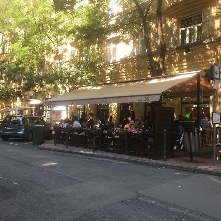 Nick'S Apartment-Spacious, Central And Quiet, By Margit Bridge 布达佩斯 外观 照片
