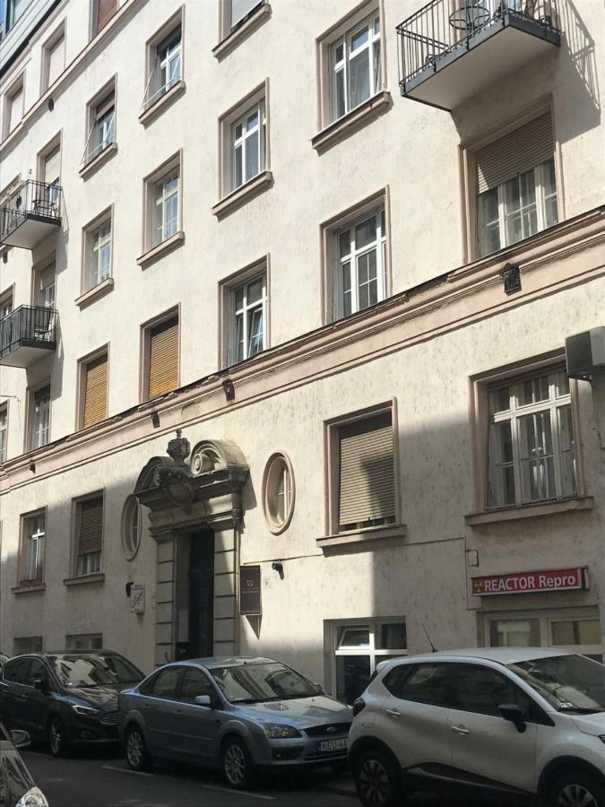 Nick'S Apartment-Spacious, Central And Quiet, By Margit Bridge 布达佩斯 外观 照片
